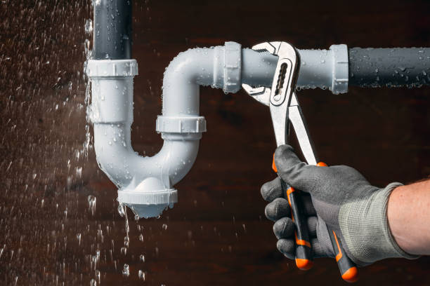 Professional Gas Line Repair technician working in Marion, TX